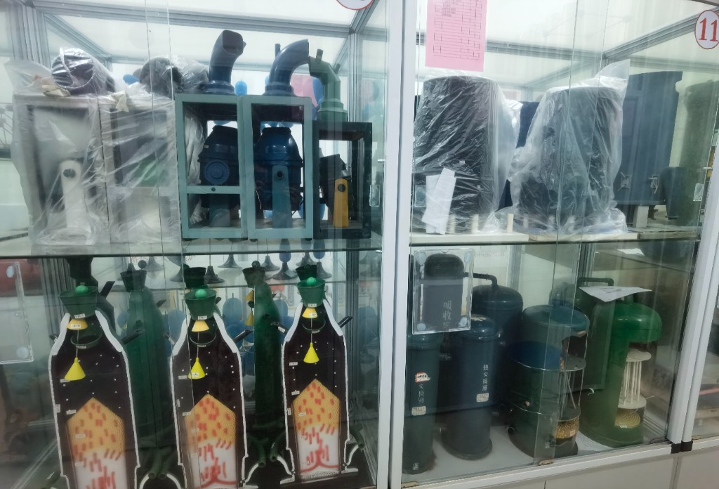 化学仪器室2.jpg