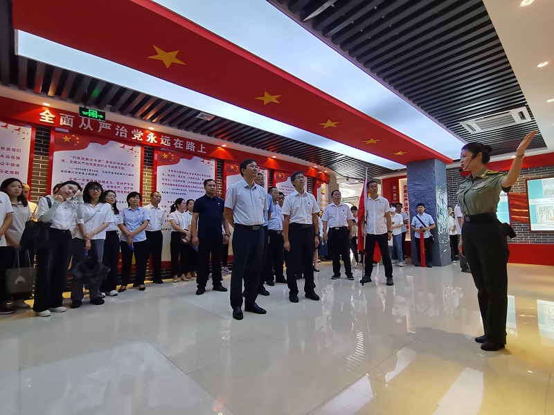 党员参观廉政教育基地 (2)